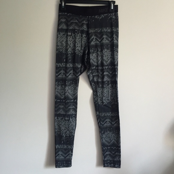 NIKE PRO Driver-Fit Grey Knit Print Leggings - Picture 2 of 11